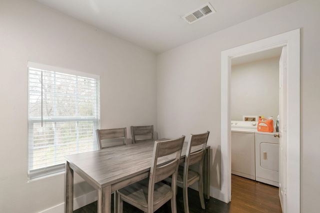 1506 E Waco Avenue, Dallas, TX 75216