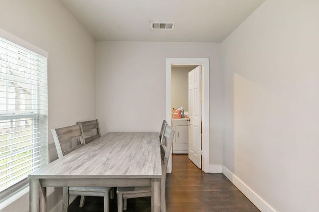 1506 E Waco Avenue, Dallas, TX 75216