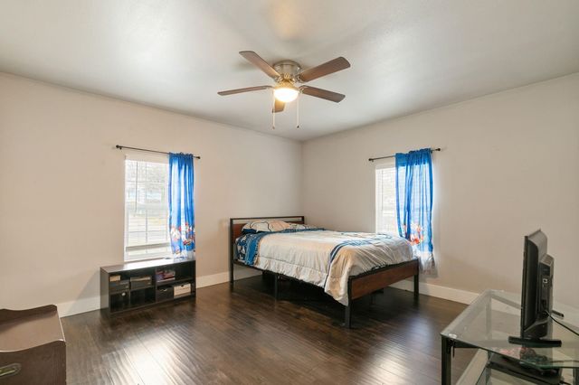 1506 E Waco Avenue, Dallas, TX 75216