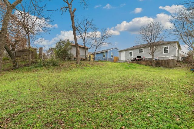 1506 E Waco Avenue, Dallas, TX 75216