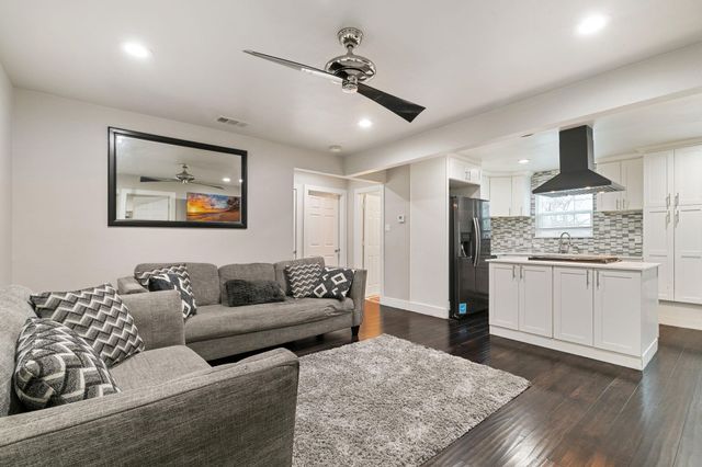 1506 E Waco Avenue, Dallas, TX 75216
