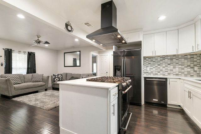 1506 E Waco Avenue, Dallas, TX 75216