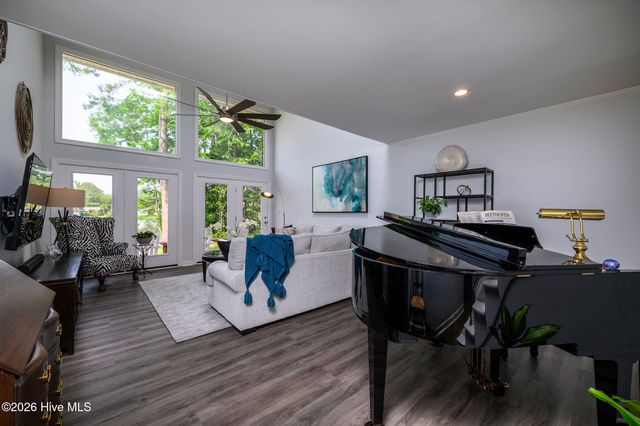 302 Plantation Drive, New Bern, NC 28562