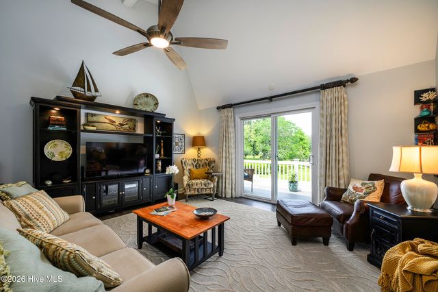 302 Plantation Drive, New Bern, NC 28562