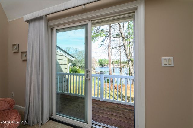 302 Plantation Drive, New Bern, NC 28562