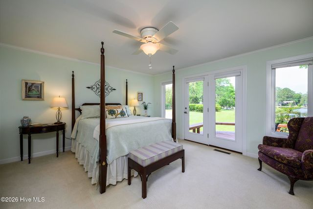 302 Plantation Drive, New Bern, NC 28562