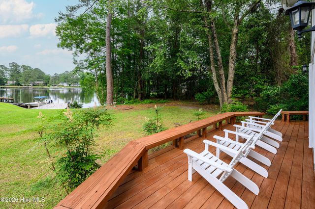 302 Plantation Drive, New Bern, NC 28562