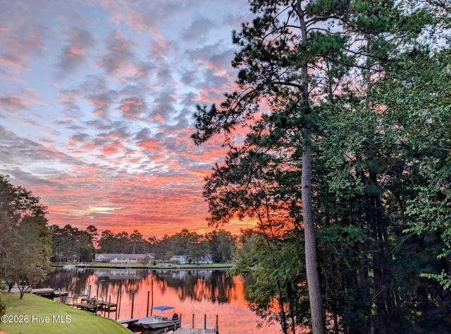 302 Plantation Drive, New Bern, NC 28562