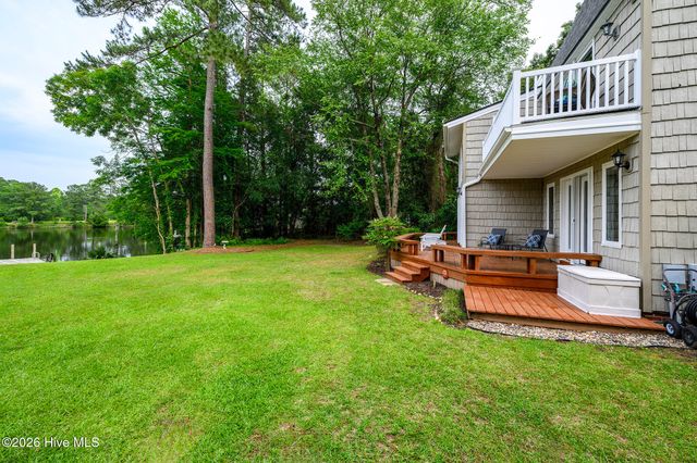 302 Plantation Drive, New Bern, NC 28562