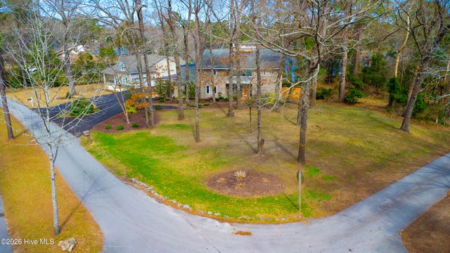 302 Plantation Drive, New Bern, NC 28562