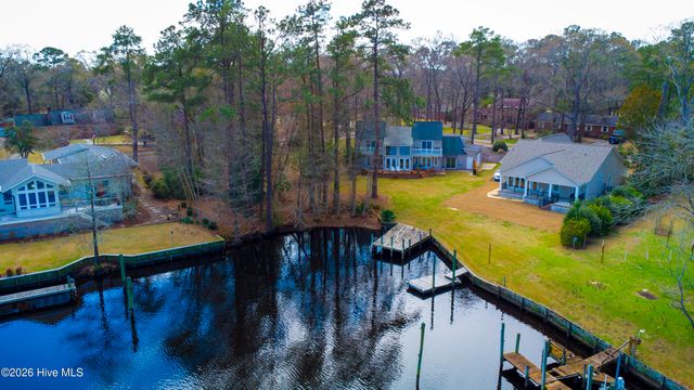 302 Plantation Drive, New Bern, NC 28562