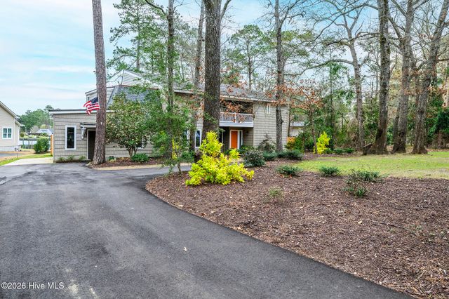 302 Plantation Drive, New Bern, NC 28562