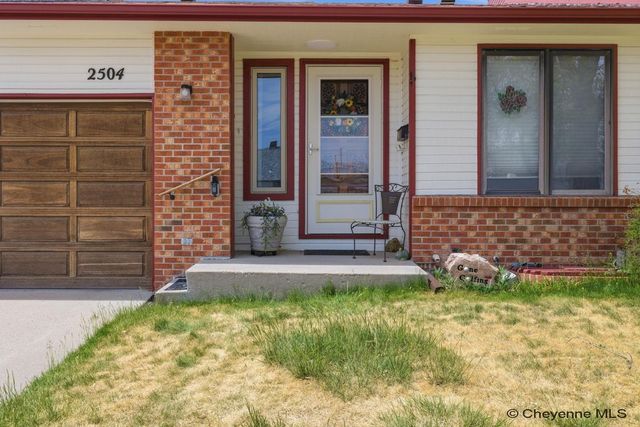 2504 ONEIL AVE, Cheyenne, WY 82001