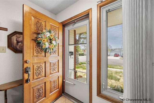 2504 ONEIL AVE, Cheyenne, WY 82001