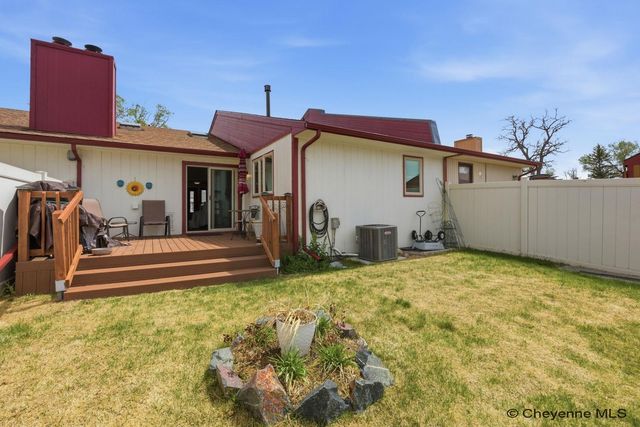 2504 ONEIL AVE, Cheyenne, WY 82001