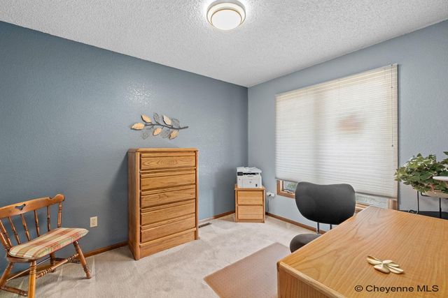 2504 ONEIL AVE, Cheyenne, WY 82001