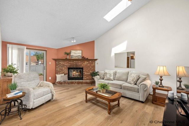 2504 ONEIL AVE, Cheyenne, WY 82001