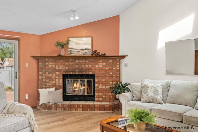 2504 ONEIL AVE, Cheyenne, WY 82001