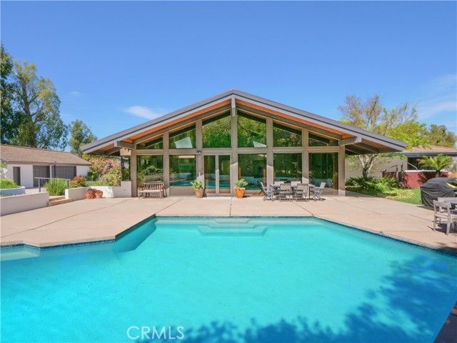 57 Saddleback, Rolling Hills, CA 90274