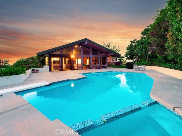 57 Saddleback, Rolling Hills, CA 90274