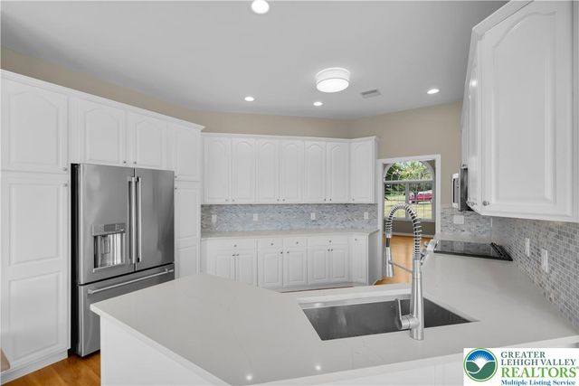 4684 York Drive, North Whitehall Twp, PA 18069