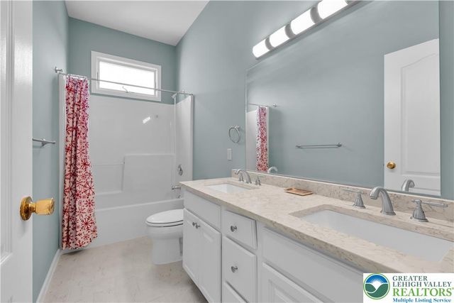 4684 York Drive, North Whitehall Twp, PA 18069