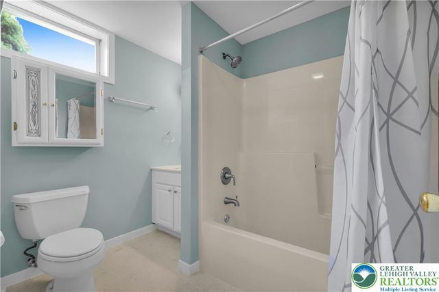 4684 York Drive, North Whitehall Twp, PA 18069