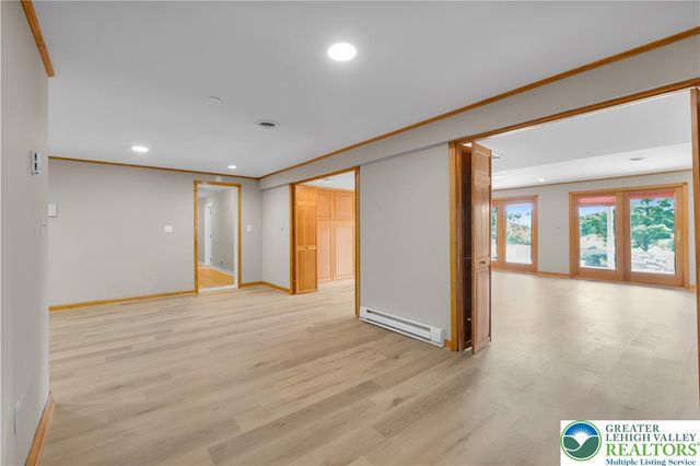 4684 York Drive, North Whitehall Twp, PA 18069