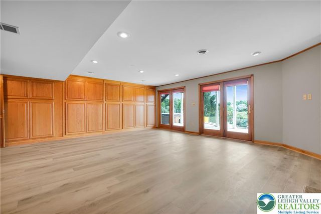 4684 York Drive, North Whitehall Twp, PA 18069