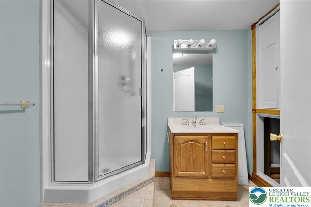 4684 York Drive, North Whitehall Twp, PA 18069
