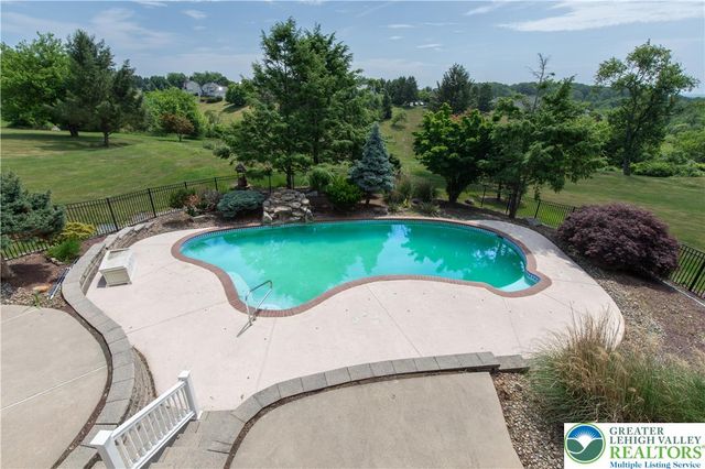4684 York Drive, North Whitehall Twp, PA 18069