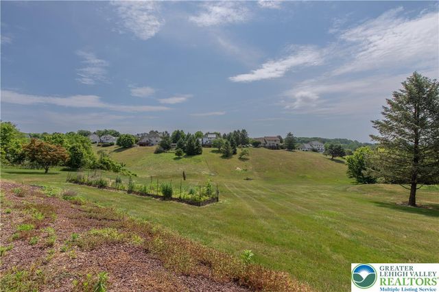 4684 York Drive, North Whitehall Twp, PA 18069