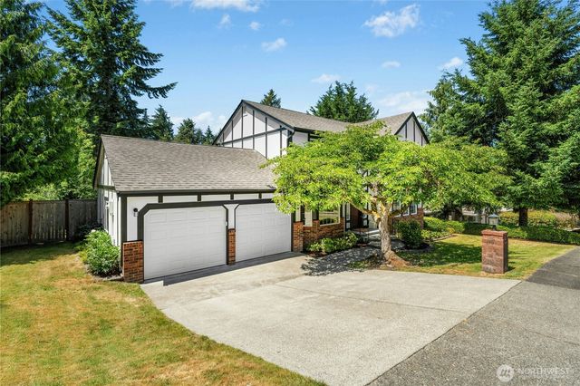 512 Runquist Court, Steilacoom, WA 98388