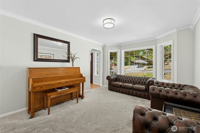 512 Runquist Court, Steilacoom, WA 98388