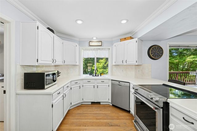 512 Runquist Court, Steilacoom, WA 98388