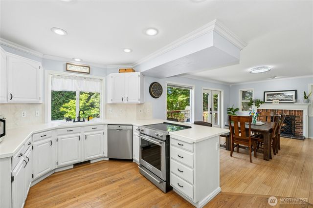 512 Runquist Court, Steilacoom, WA 98388