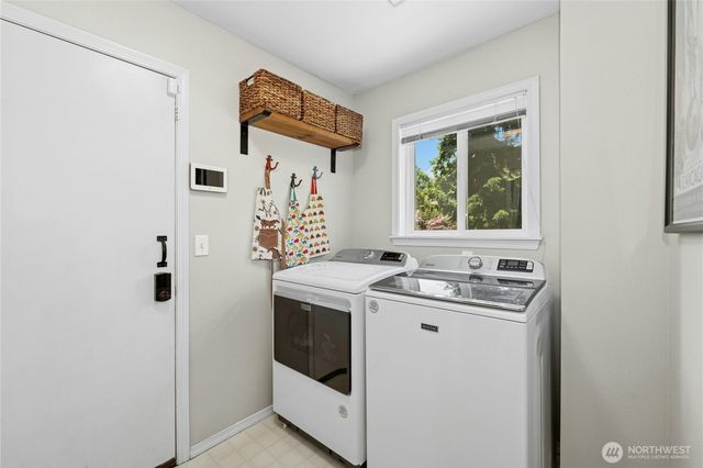 512 Runquist Court, Steilacoom, WA 98388