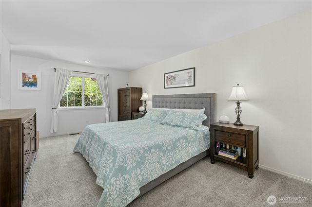 512 Runquist Court, Steilacoom, WA 98388