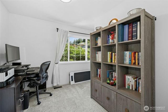 512 Runquist Court, Steilacoom, WA 98388