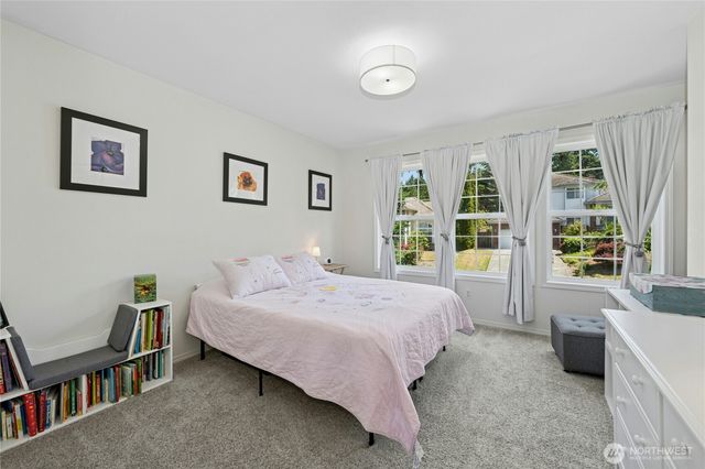 512 Runquist Court, Steilacoom, WA 98388
