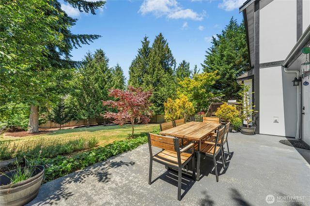 512 Runquist Court, Steilacoom, WA 98388