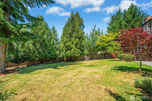 512 Runquist Court, Steilacoom, WA 98388