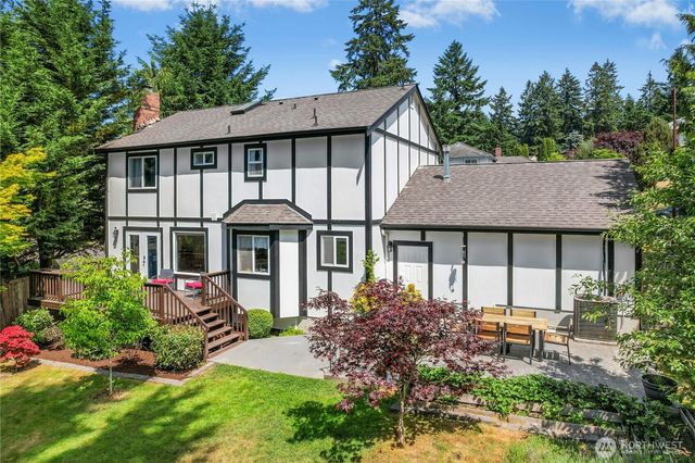512 Runquist Court, Steilacoom, WA 98388