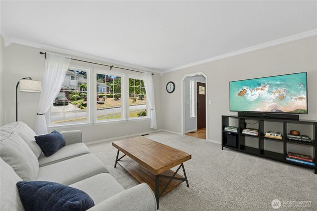 512 Runquist Court, Steilacoom, WA 98388