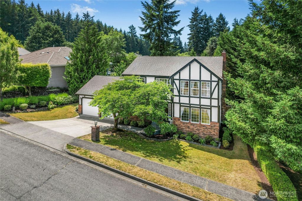 512 Runquist Court, Steilacoom, WA 98388