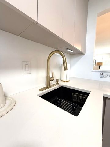 3170 Holiday Springs Boulevard 304, Margate, FL 33063