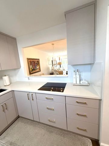 3170 Holiday Springs Boulevard 304, Margate, FL 33063