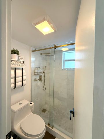 3170 Holiday Springs Boulevard 304, Margate, FL 33063