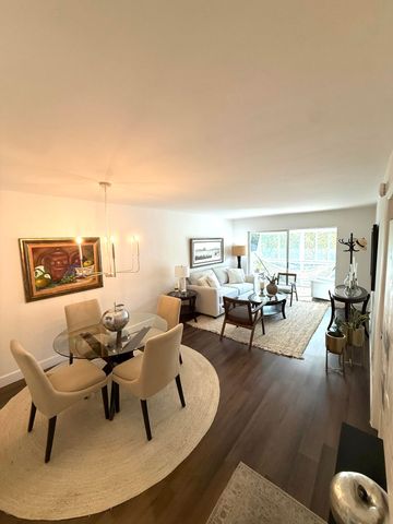 3170 Holiday Springs Boulevard 304, Margate, FL 33063