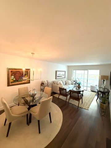 3170 Holiday Springs Boulevard 304, Margate, FL 33063